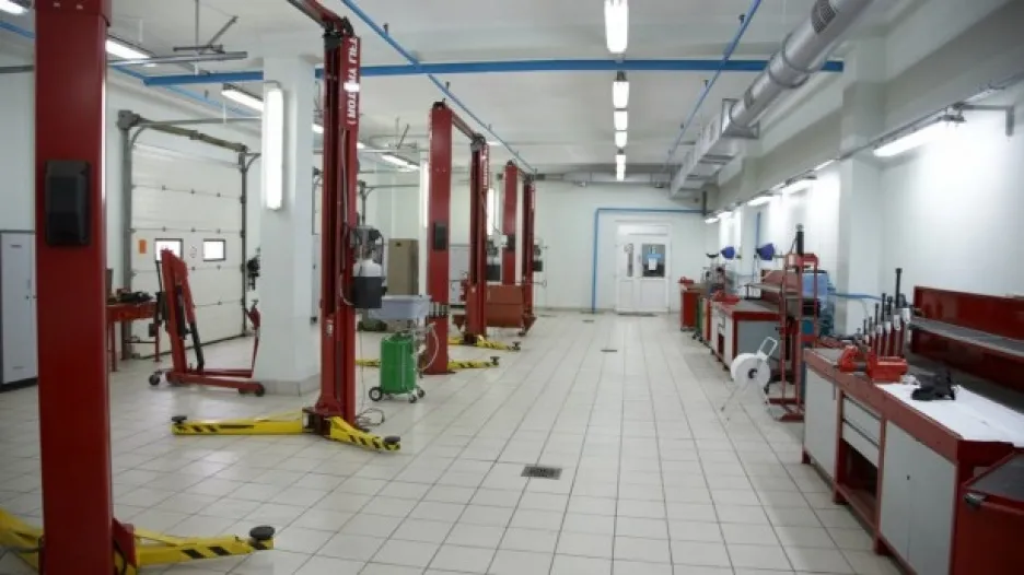 СТО 4 поста. Монтаж оборудования